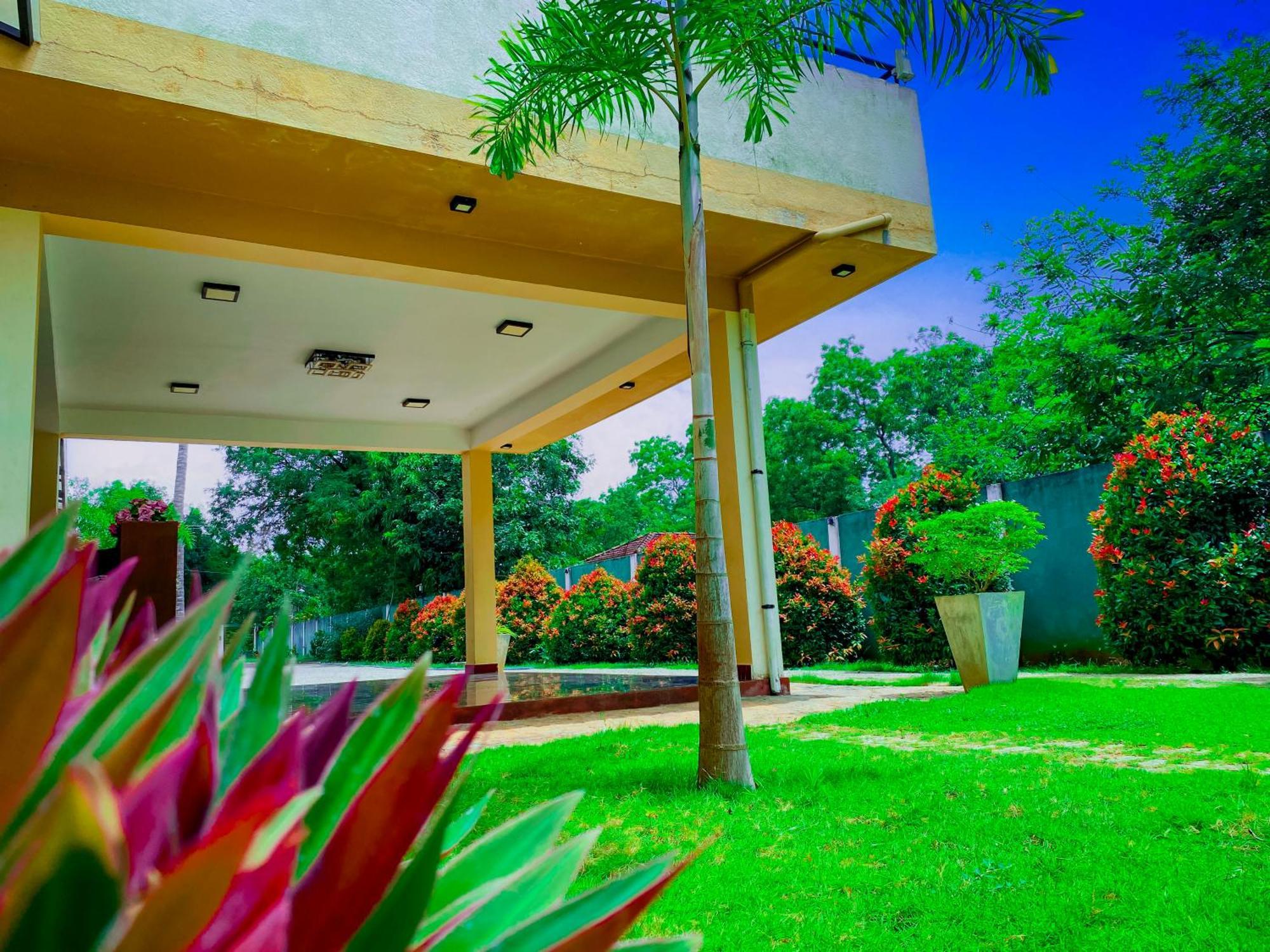 Sparkling Resort Kataragama Εξωτερικό φωτογραφία
